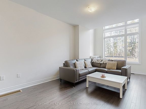 3rd image of 18 Bennington Rd