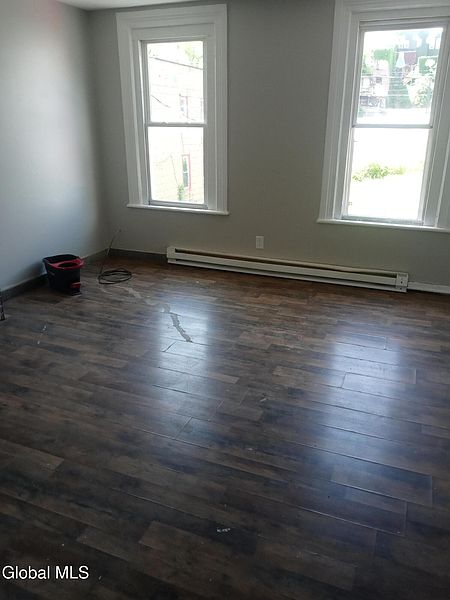 4th image of 257 Elk Street