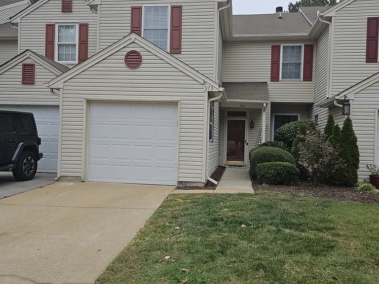 973 Water Oak Ct — Photo 2