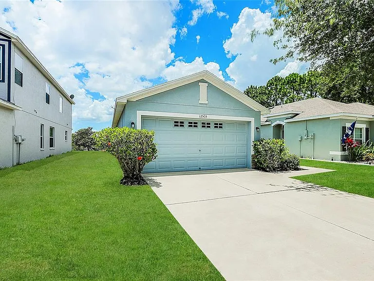 12505 Belcroft Dr — Photo 2
