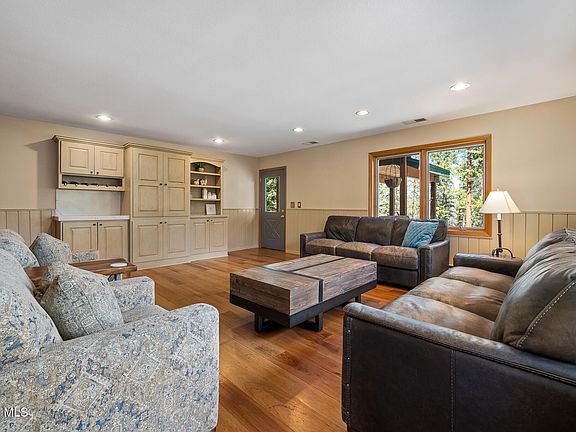4th image of 614 VASQUEZ Road