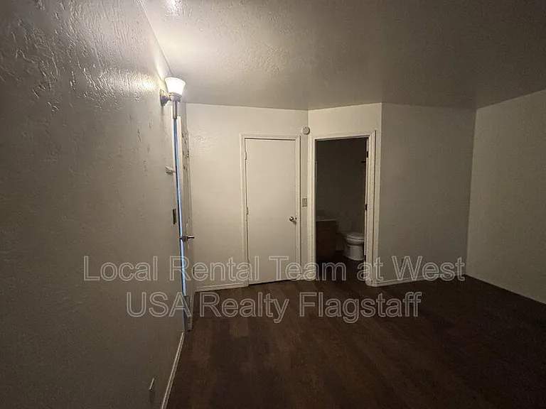 625 S Fountaine St #B — Photo 21