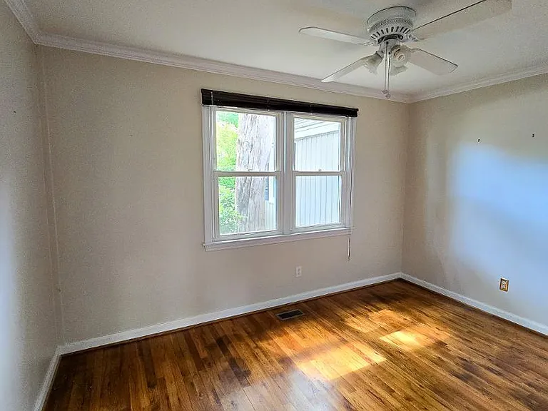 2211 Bernard St — Photo 19