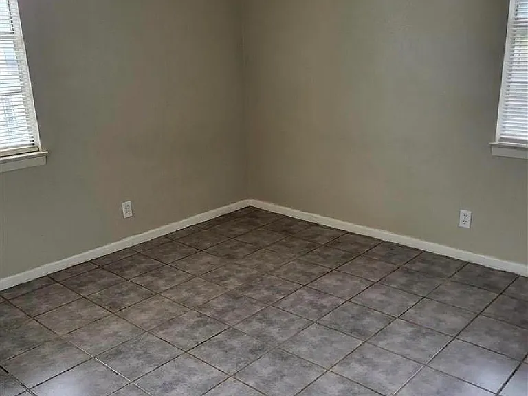 1408 Deville St — Photo 6