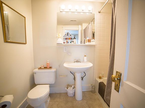 5th image of 4154 McGee St APT 1S