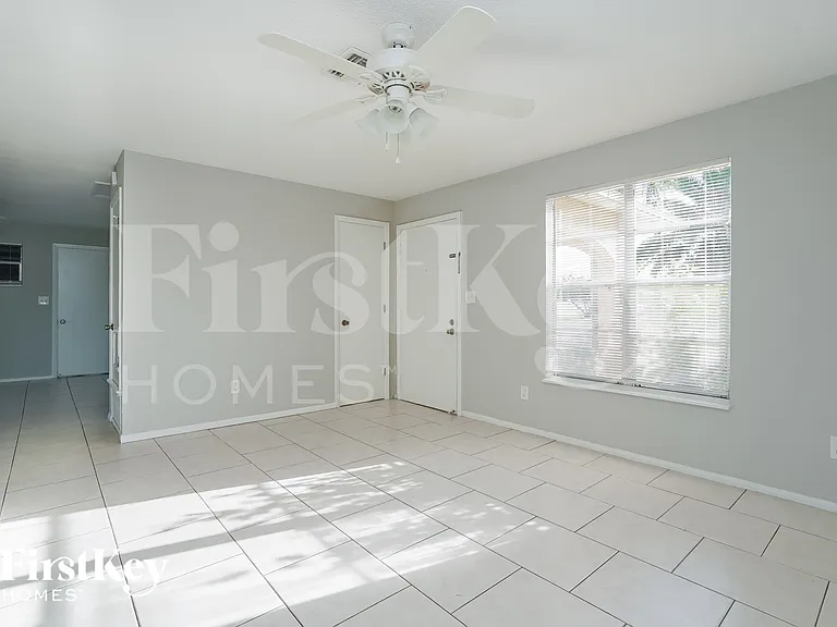 1423 Caywood Cir S — Photo 9