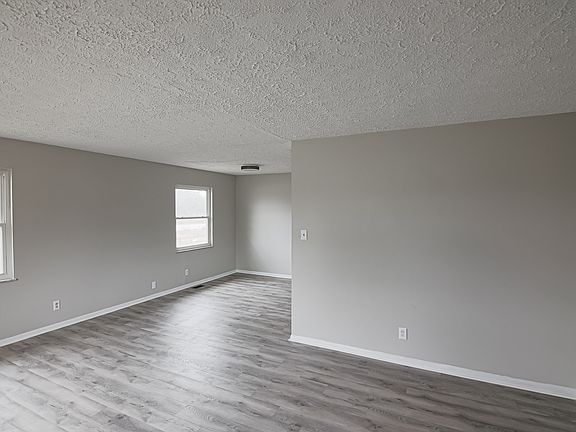 3rd image of 4155 N Downes Dr