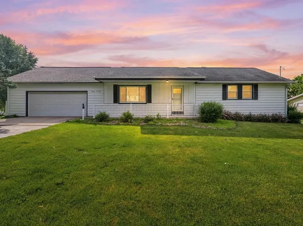 320 W Third Street, Fox Lake, WI 53933