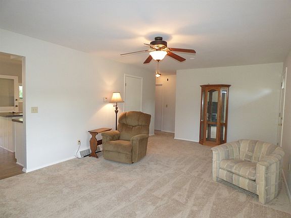 3rd image of 19301 Greenacre St