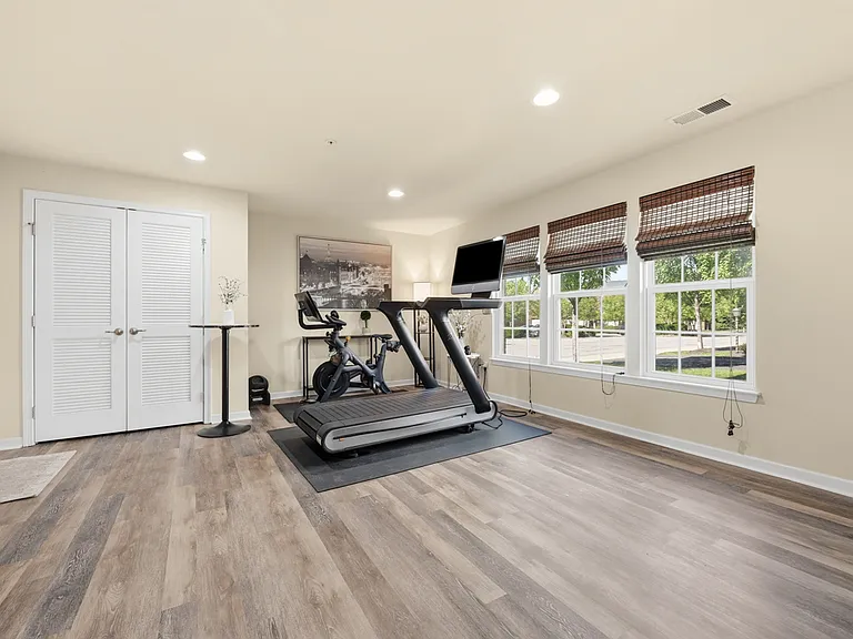 601 Pointe View Dr — Photo 15