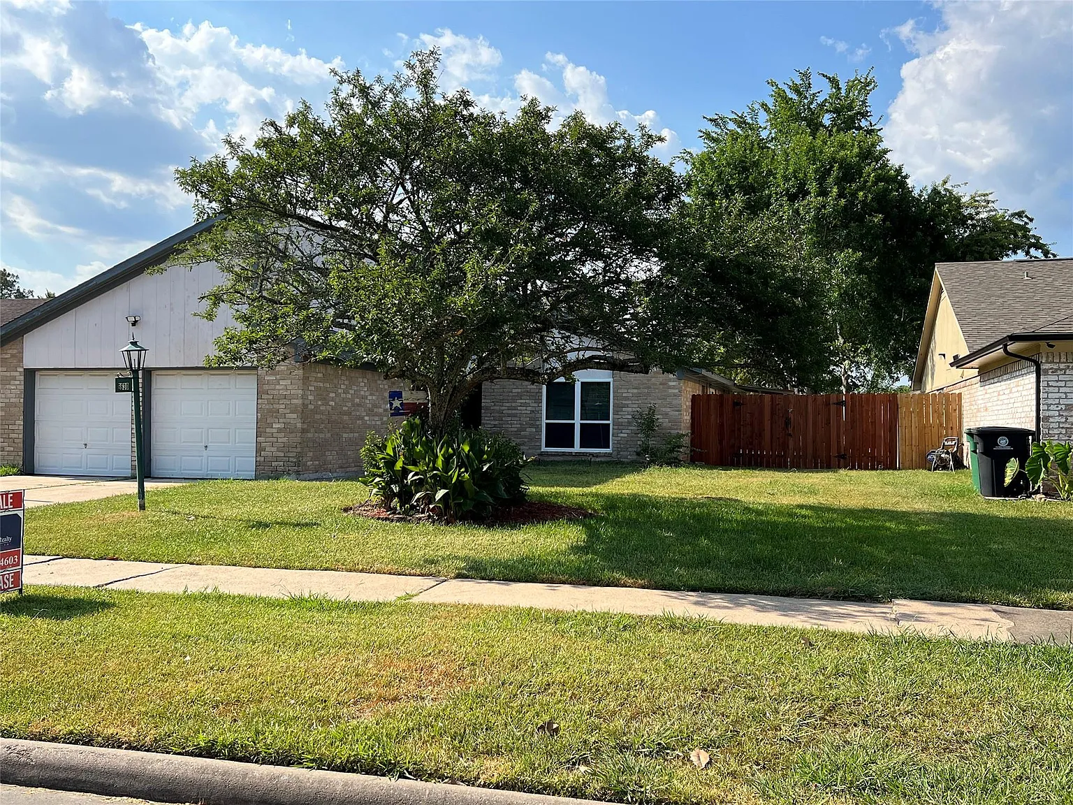3 bed, 2.0 bath, 1960 sqft, $1,950 — Photo 2