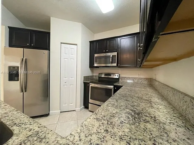 10600 NW 88th St — Photo 1