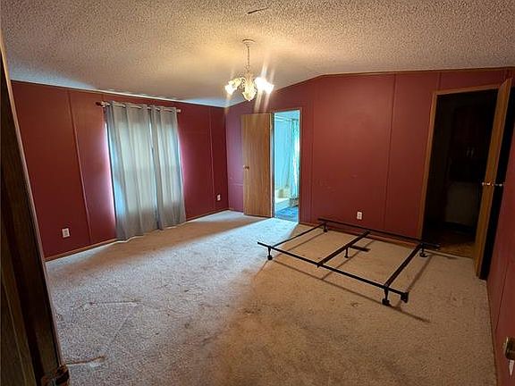 4th image of 17221 Chicory Ln
