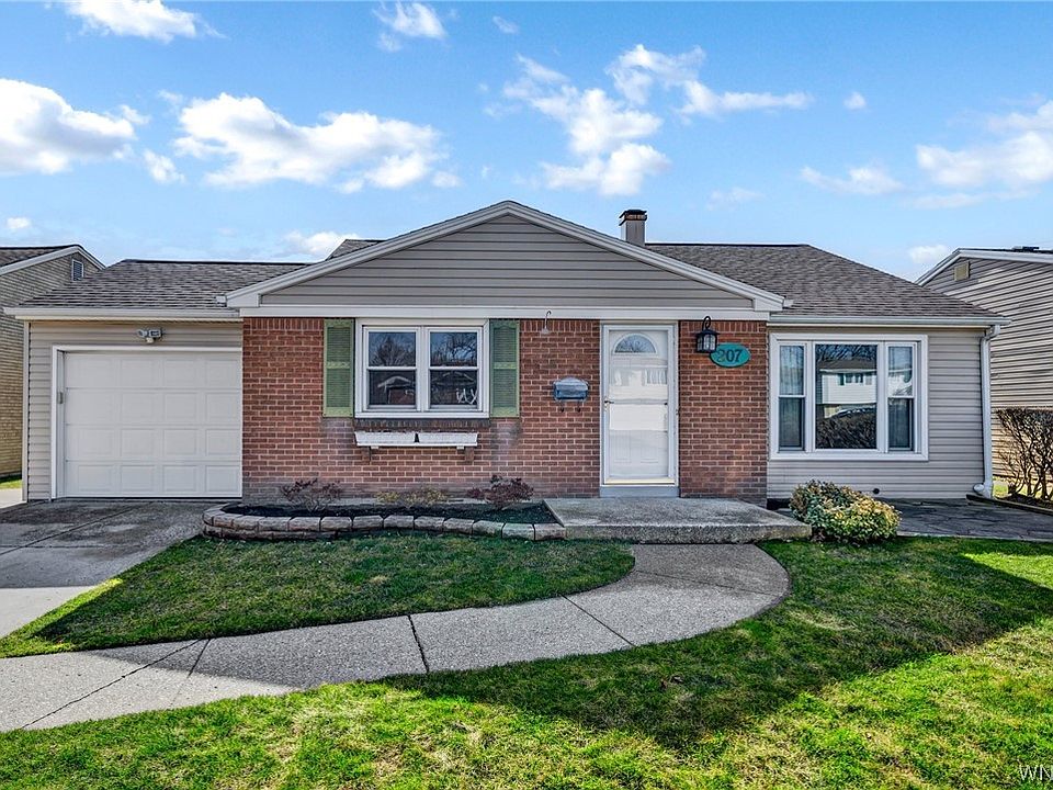 1st image of 207 Zoerb Ave