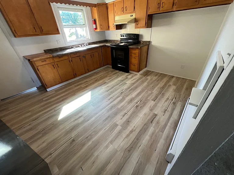 143 E South St #143 — Photo 3