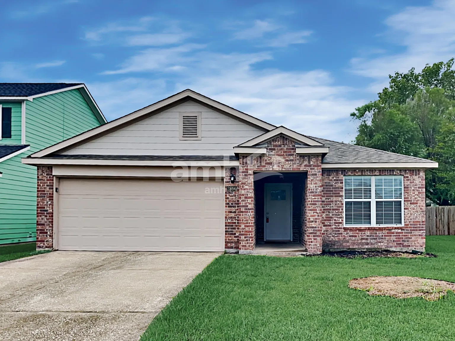 3 bed, 2.0 bath, 1352 sqft, $1,940 — Photo 1