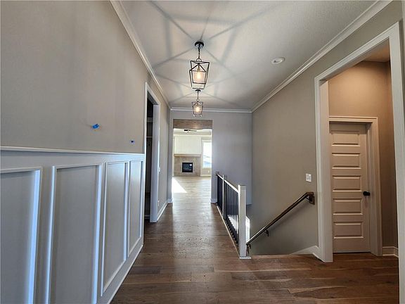 4th image of 11128 S Violet St