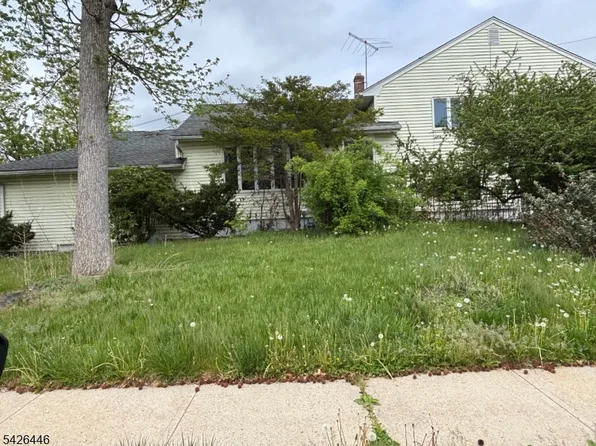 6 Grand St #-, Clark Twp., NJ 07066