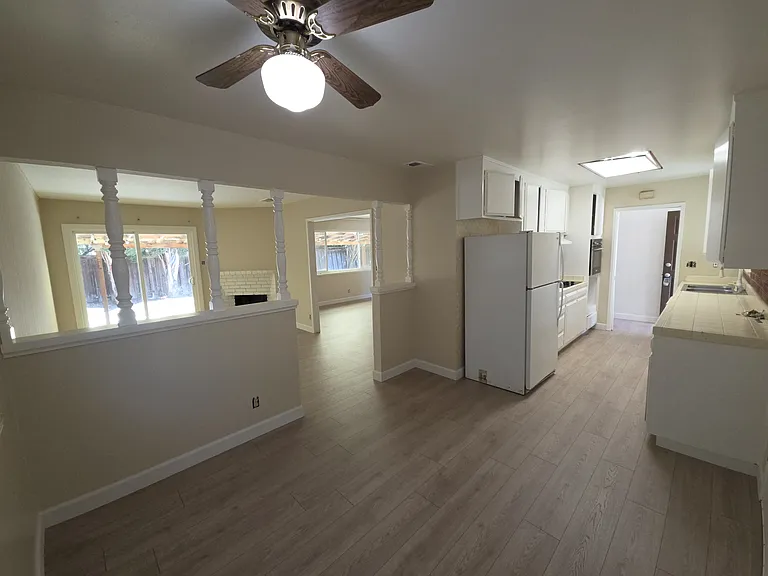 1868 Castro Dr — Photo 2