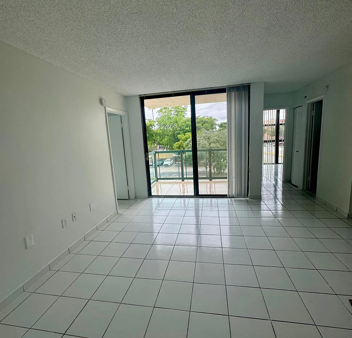 2 bed, 2.0 bath, 910 sqft, $2,200 — Photo 1