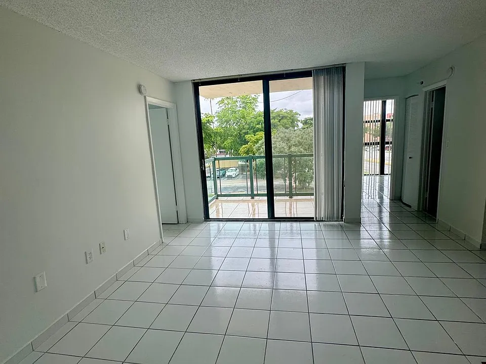2055 SW 122nd Ave #328