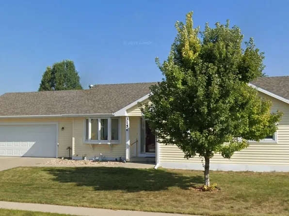 315 Prairie View Dr, Gilbert, IA 50105