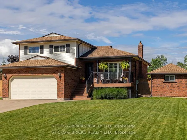 8238 Lexington Ct, Niagara Falls, ON L2H 1W4