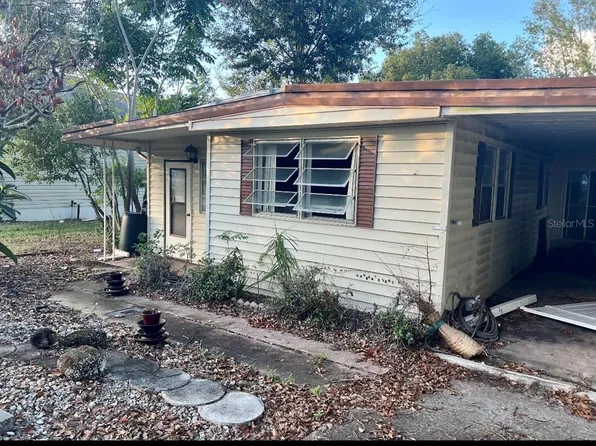 1013 Vermont Ave, Lady Lake, FL 32159