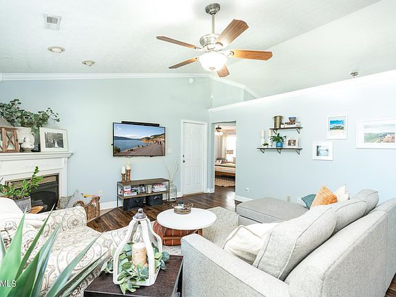 3rd image of 5512 Fenway Ln