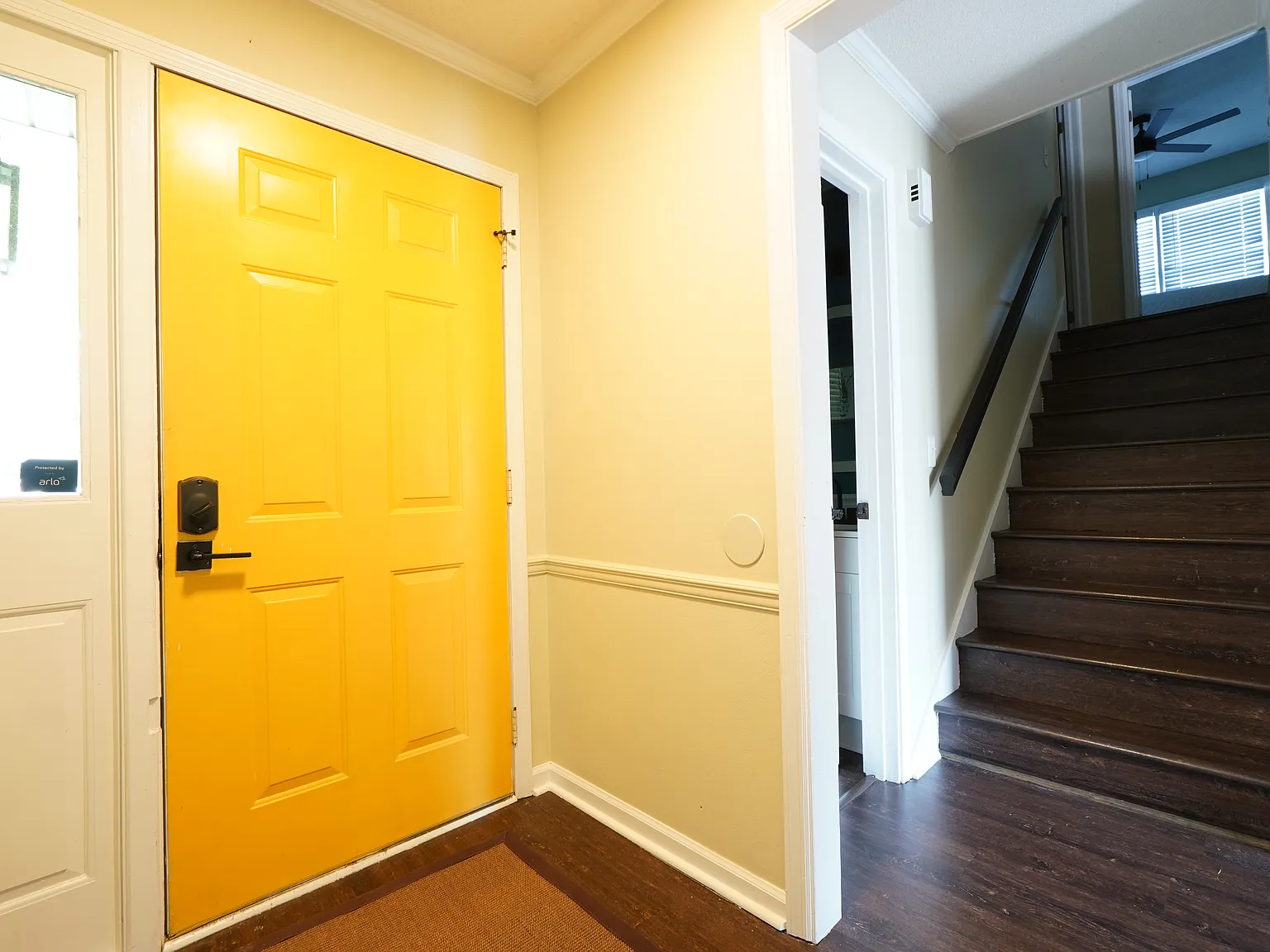 4 bed, 2.5 bath, 2350 sqft, $4,200 — Photo 2