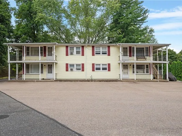 35-37 W Wrentham Rd, Cumberland, RI 02864