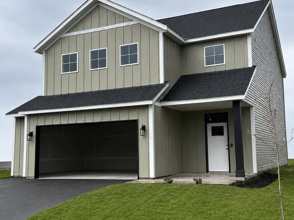 8982 Parkview Cir, Chisago City, MN 55013