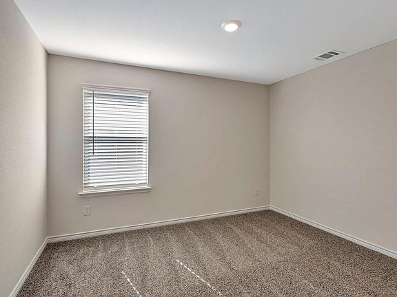 5th image of 2110 Hummingbird St