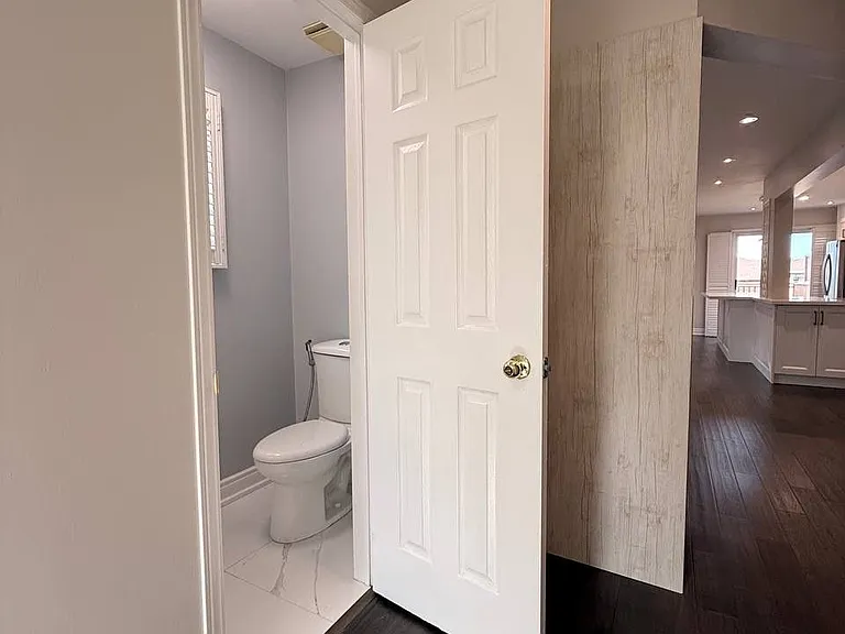 746 Walpole Cres #UPPER — Photo 4