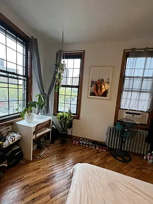 Rented by Delmark Realty LLC | media 7