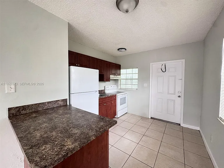 990 Phippen Waiters Rd #1-2 — Photo 3