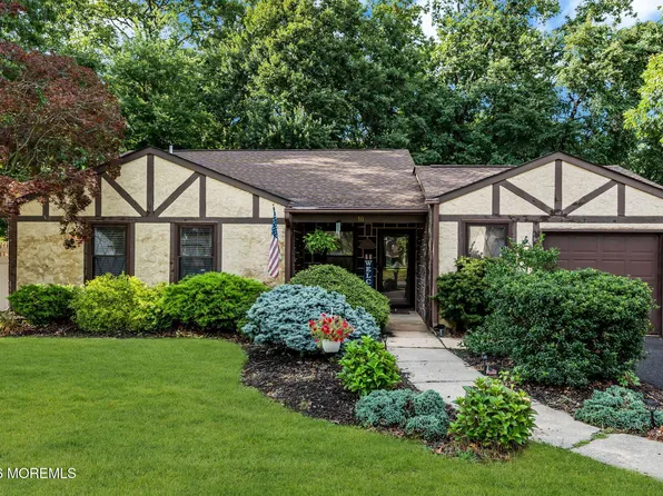 10 Concord Circle, Howell, NJ 07731