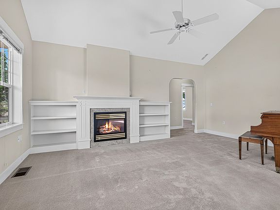 4th image of 761 Nepenthe Rd