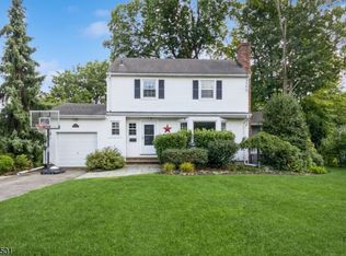 30 Jaqui Ave, Morris Plains, NJ 07950