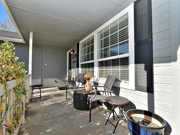 5th image of 7624 Bridgeport Dr