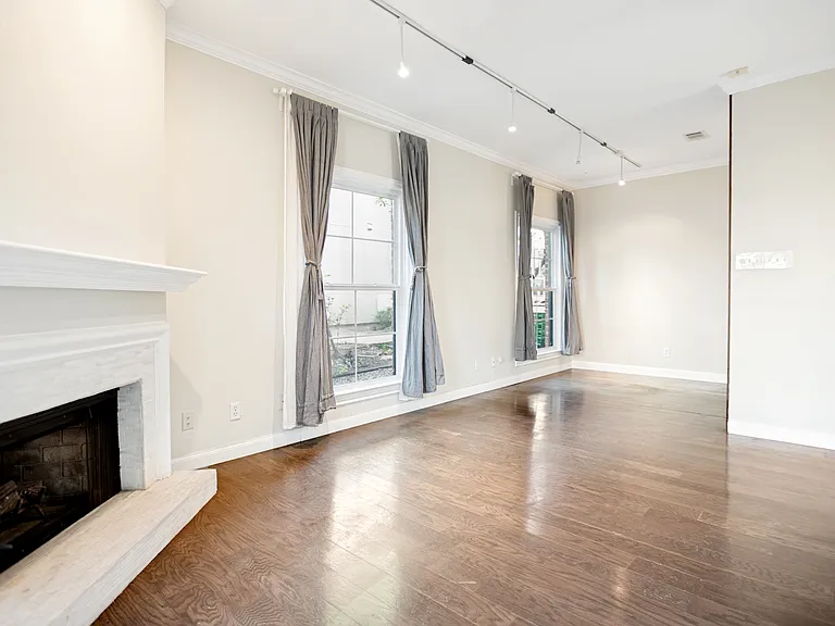 3905 Gilbert Ave #A — Photo 5