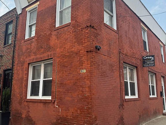 3rd image of 901 Winton St