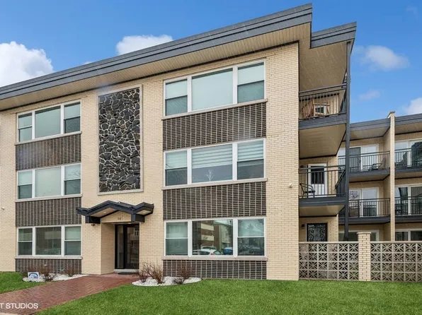 3045 Paris Ave APT 204, River Grove, IL 60171