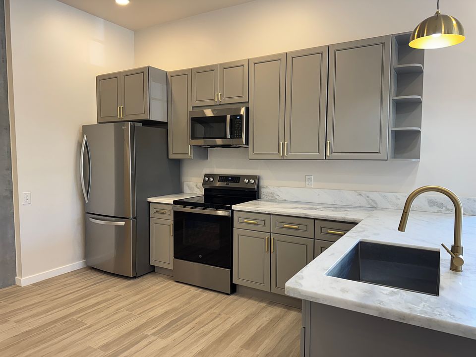 Kitchen with All Appliances
