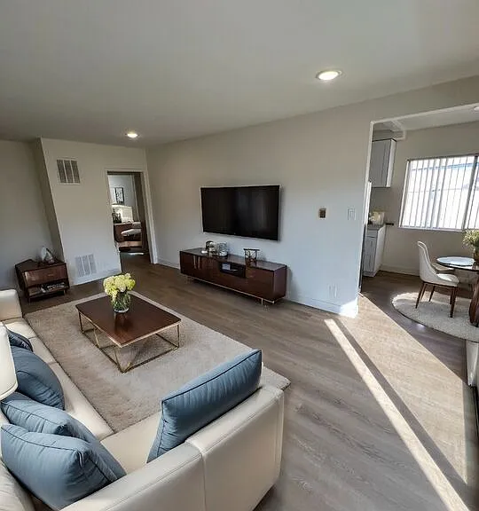 11938 Goshen Ave #9 — Photo 2