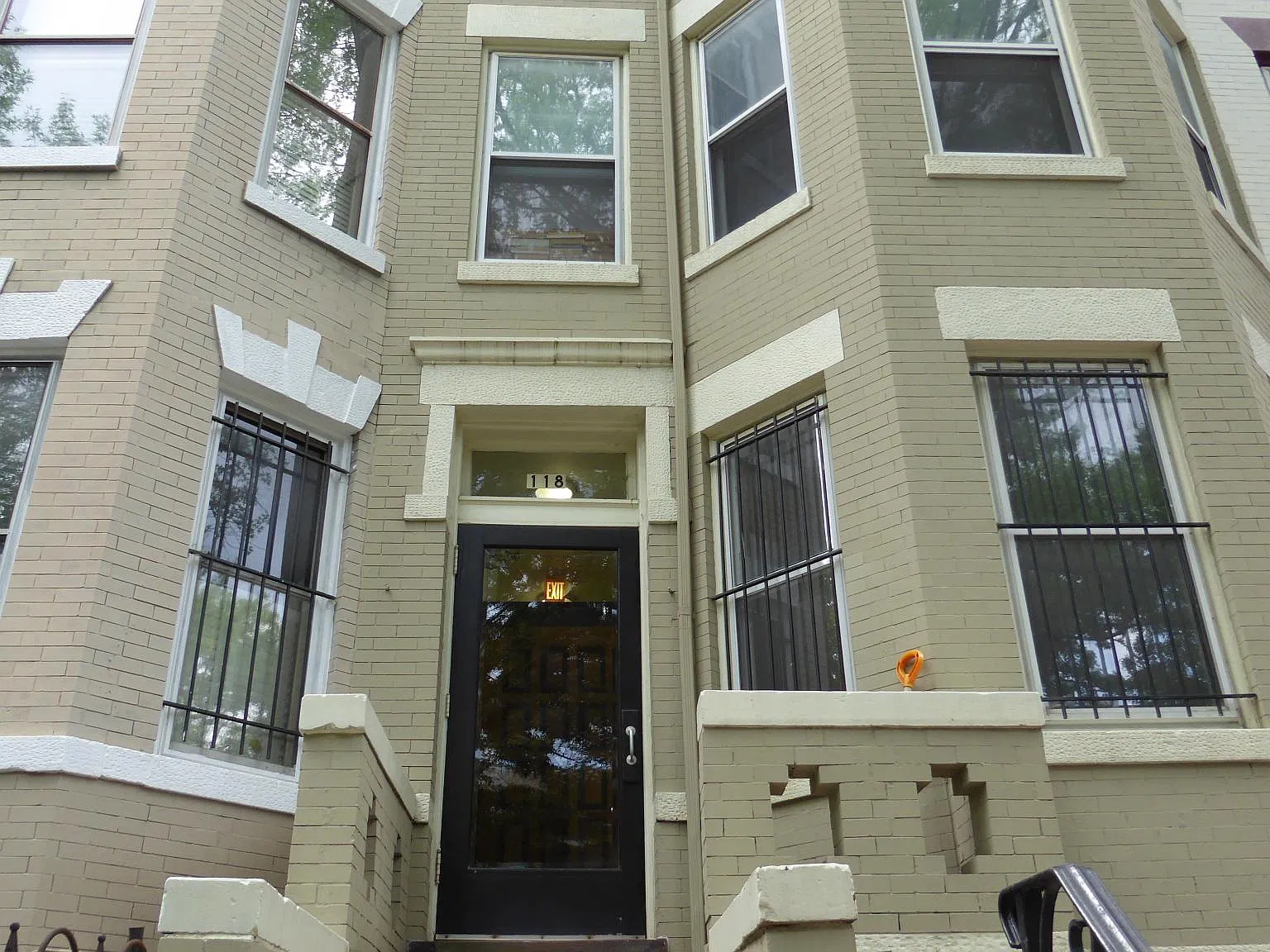 118 3rd St NE — Photo 2