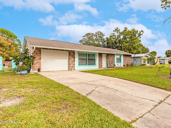 3rd image of 3123 Queen Palm Dr