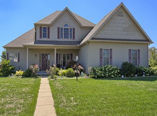 201 Orchard Dr, Mahomet, IL