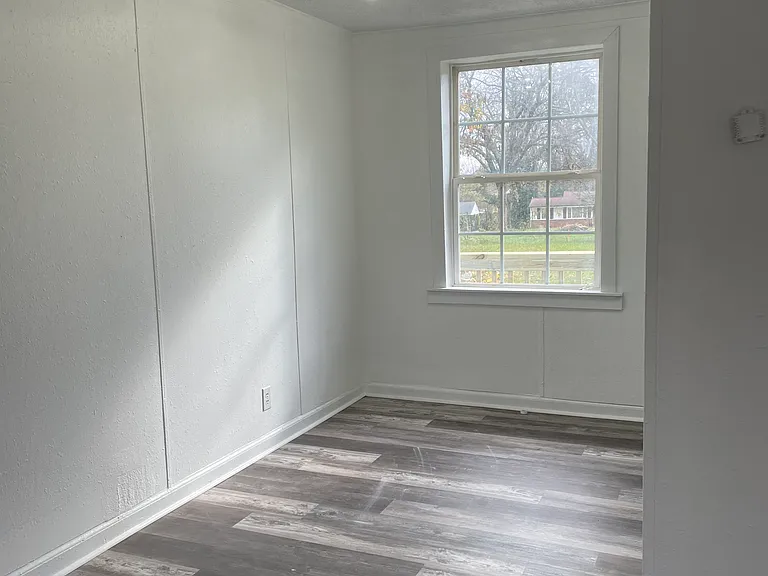 190 Erwin St #0 — Photo 3