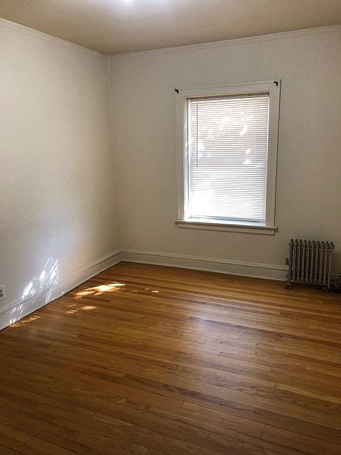 1st image of 5452 W Barry Ave Floor 1